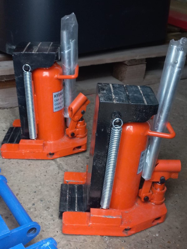 Подкатные тележки / домкрат